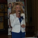 Christine Taron Moderatorin